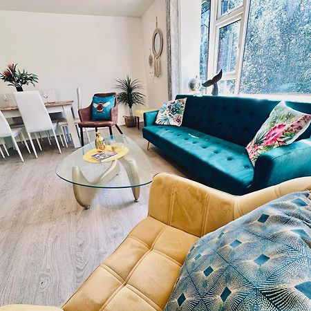Spacious, Stylish Appartment Close To Transport London Exterior photo