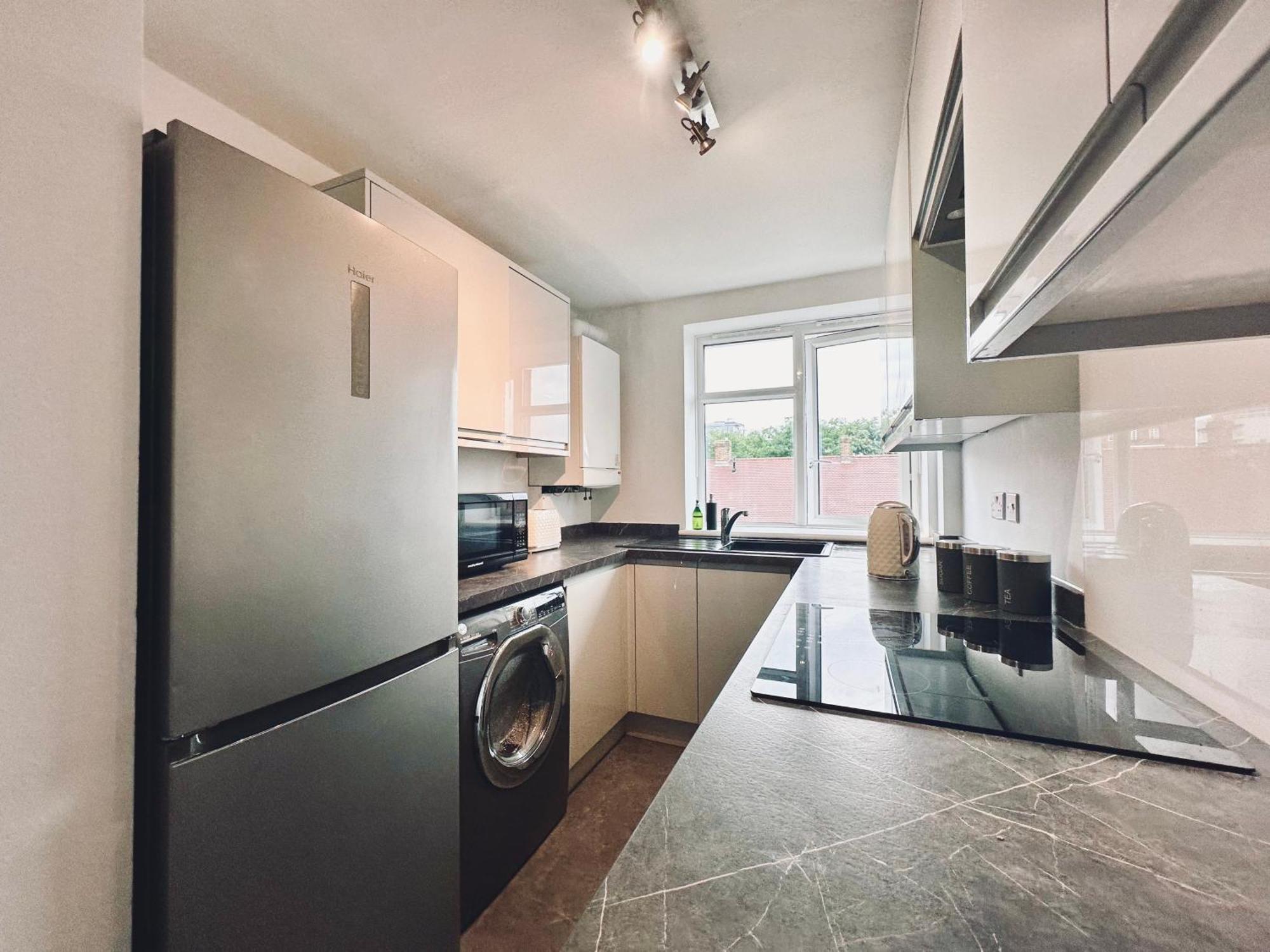 Spacious, Stylish Appartment Close To Transport London Exterior photo